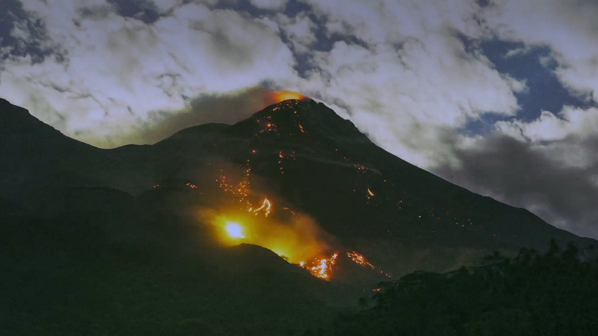 Les volcans tueurs – le pays aux 129 volcans